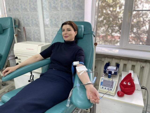 photo5319083535014934774