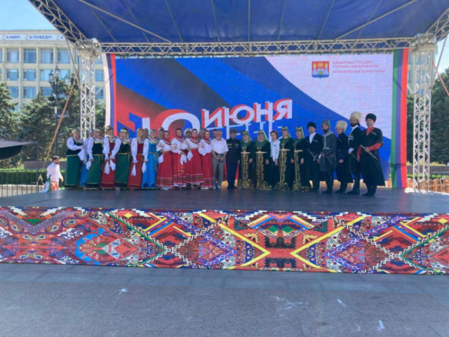 vokalnaja-gruppa-loaman-oaz-iz-ingushetii-vystupila-na-zakryti