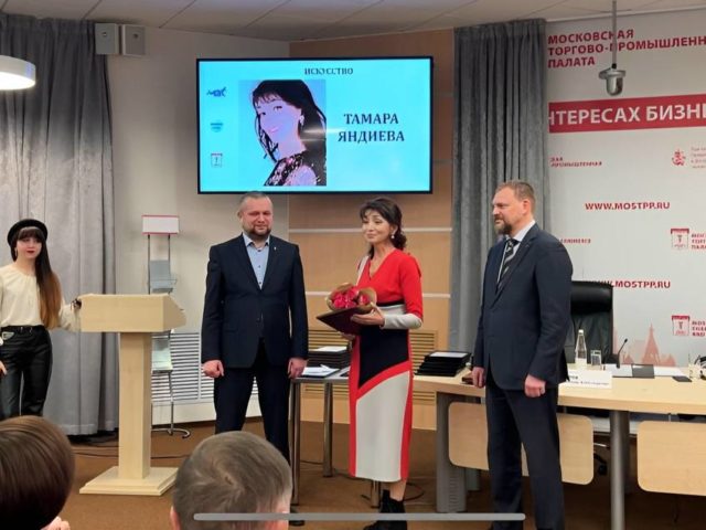 photo_5271680462005323229_y