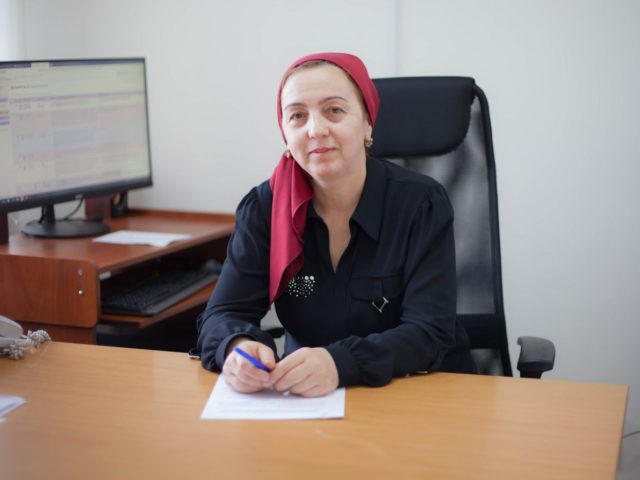 photo_5470132621372670674_y