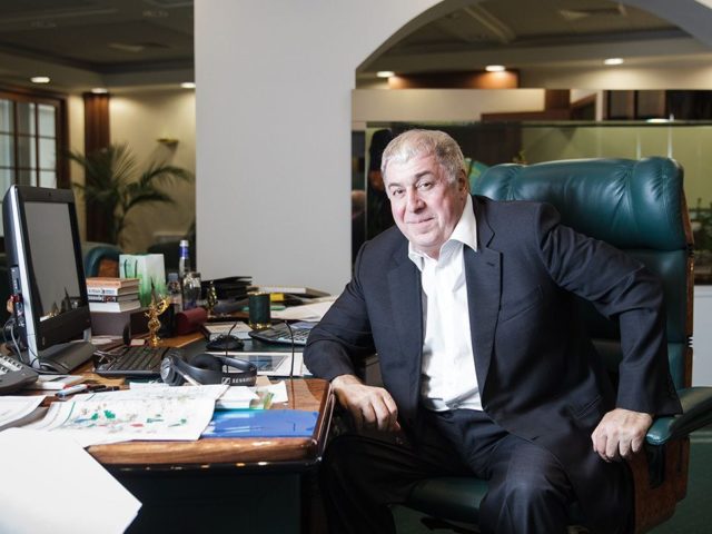 photo_5210930327151822030_y