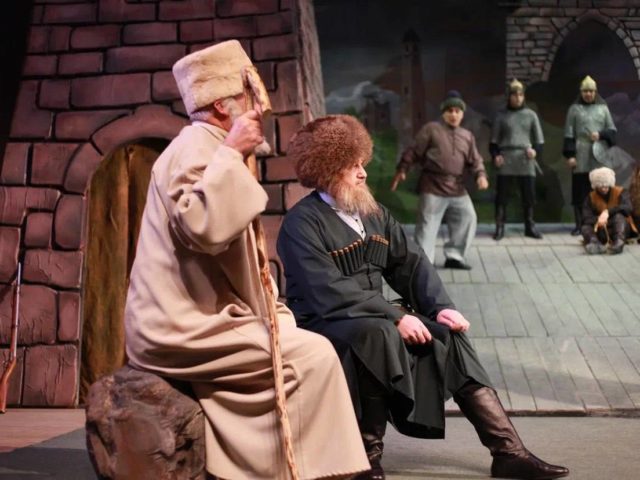 photo_5262798315018372183_y