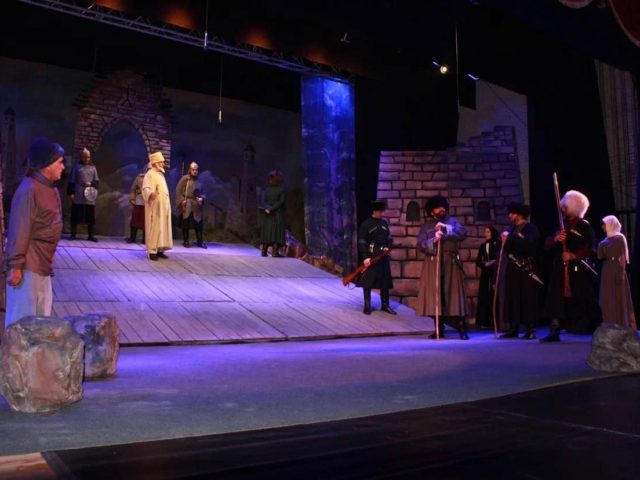 photo_5454307603917162314_y