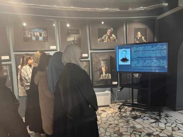 photo_5280935682736509294_y