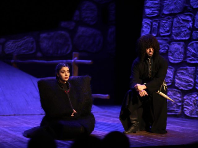 photo_5204257133384819570_y