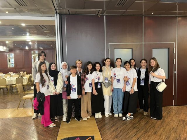 photo_5350561968802619952_y