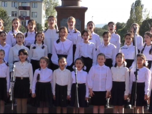 photo_5472343790795744074_y