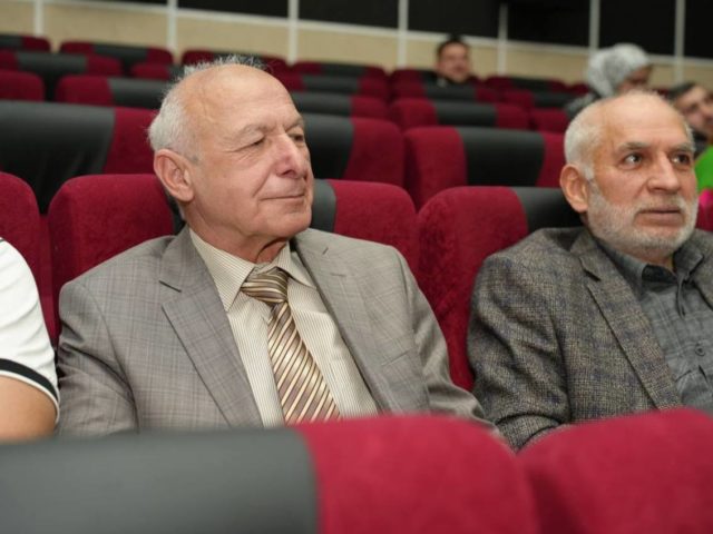 photo_5456586406190248271_y