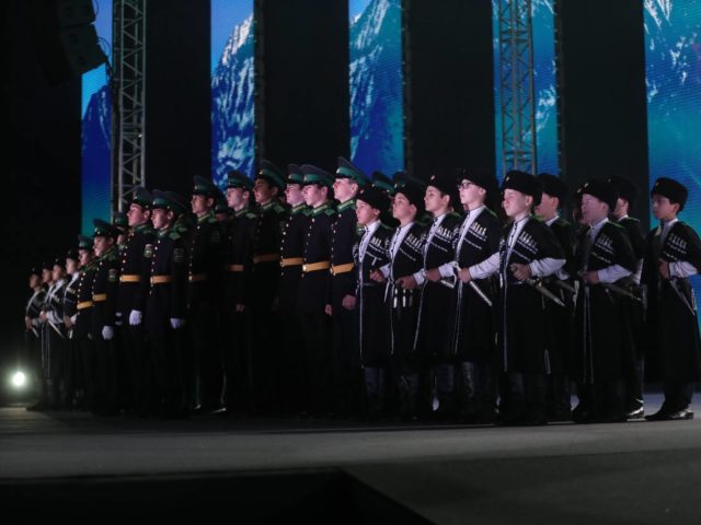 photo_5460696140136701278_y